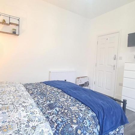 Cosy Room In Manor Park Londres Exterior foto